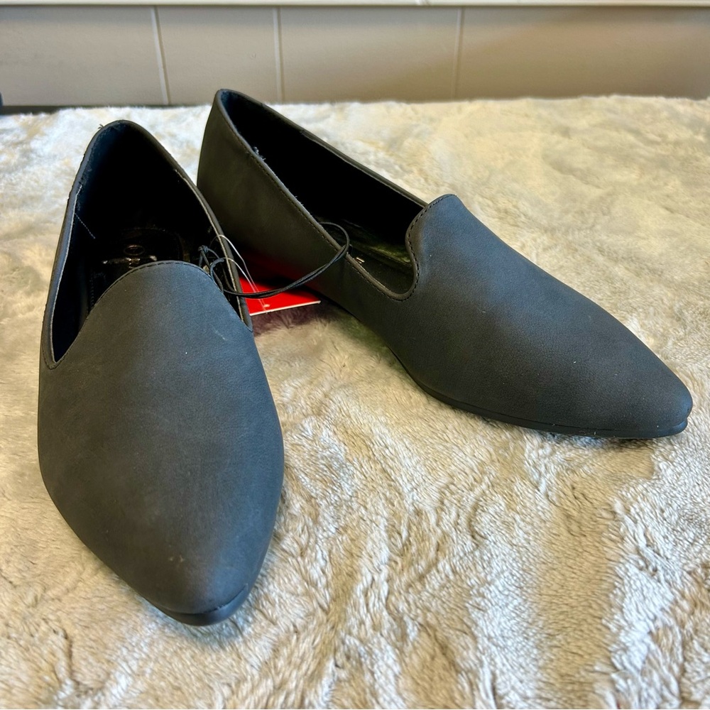 Rampage Sz 7 or 8 Black Flats Shoes NWT Faux Suede Smoker
